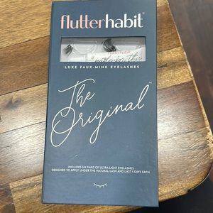 Flutter habit eyelashes